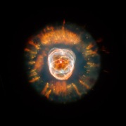 Den s.k. eskimå - nebulosan fotograferad med HST.